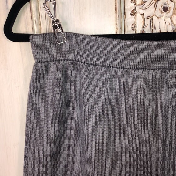 Beautifully Gray Knit Elastic Waist Pencil Skirt Size S-M - Picture 3 of 5
